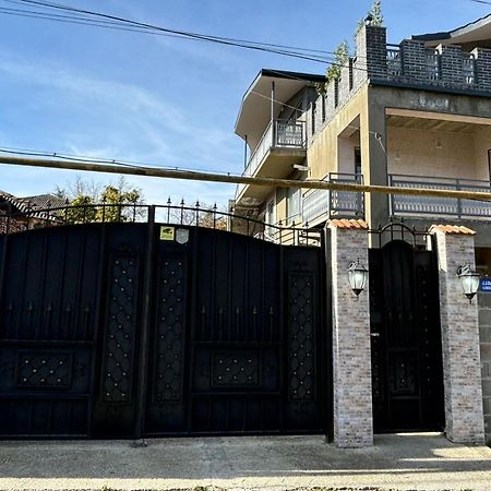 Verona Apartment Dushet'i Buitenkant foto