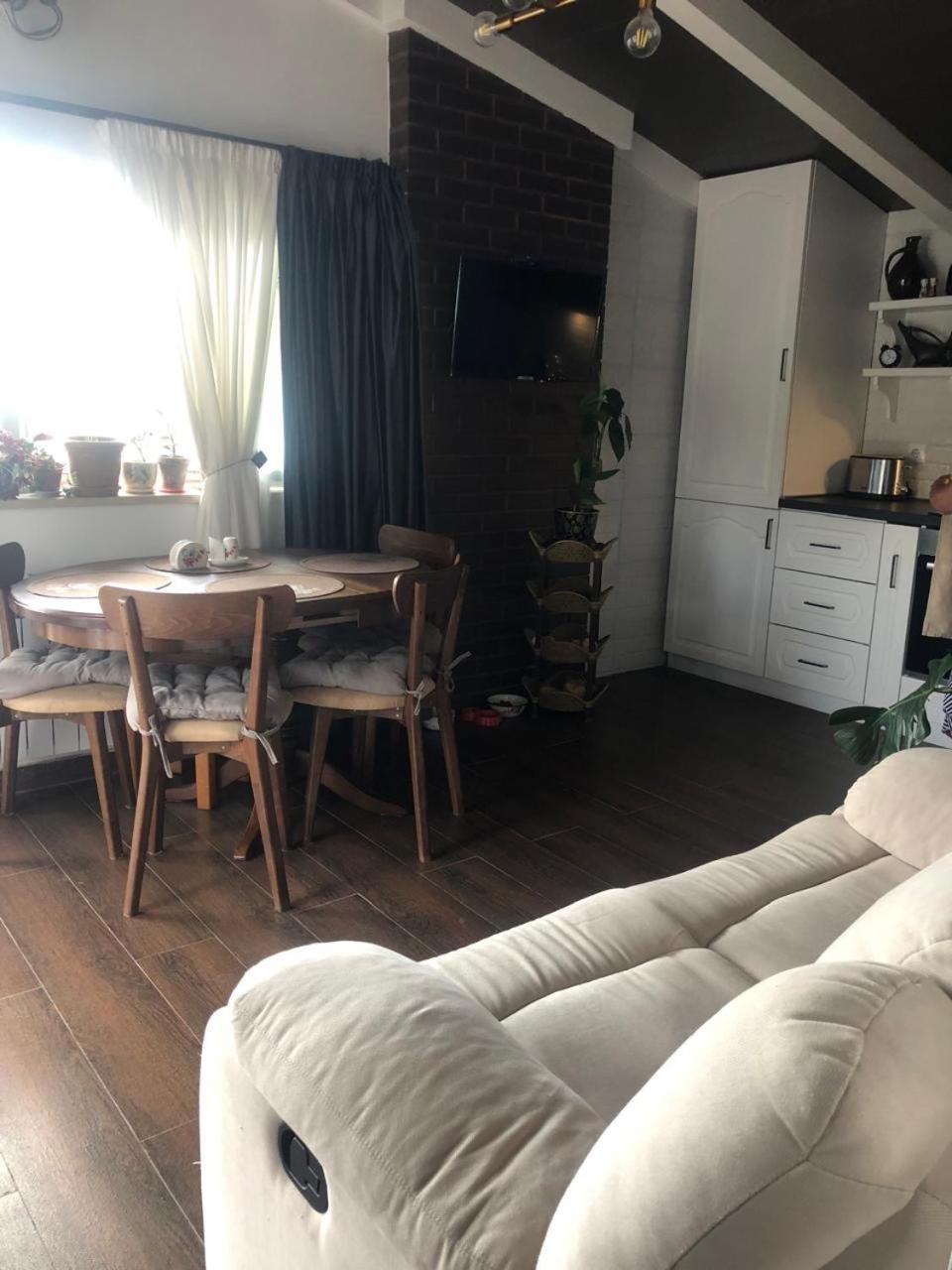 Verona Apartment Dushet'i Buitenkant foto
