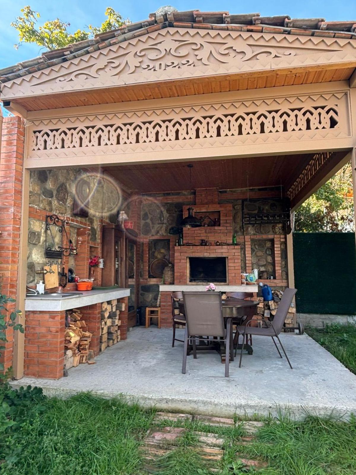 Verona Apartment Dushet'i Buitenkant foto