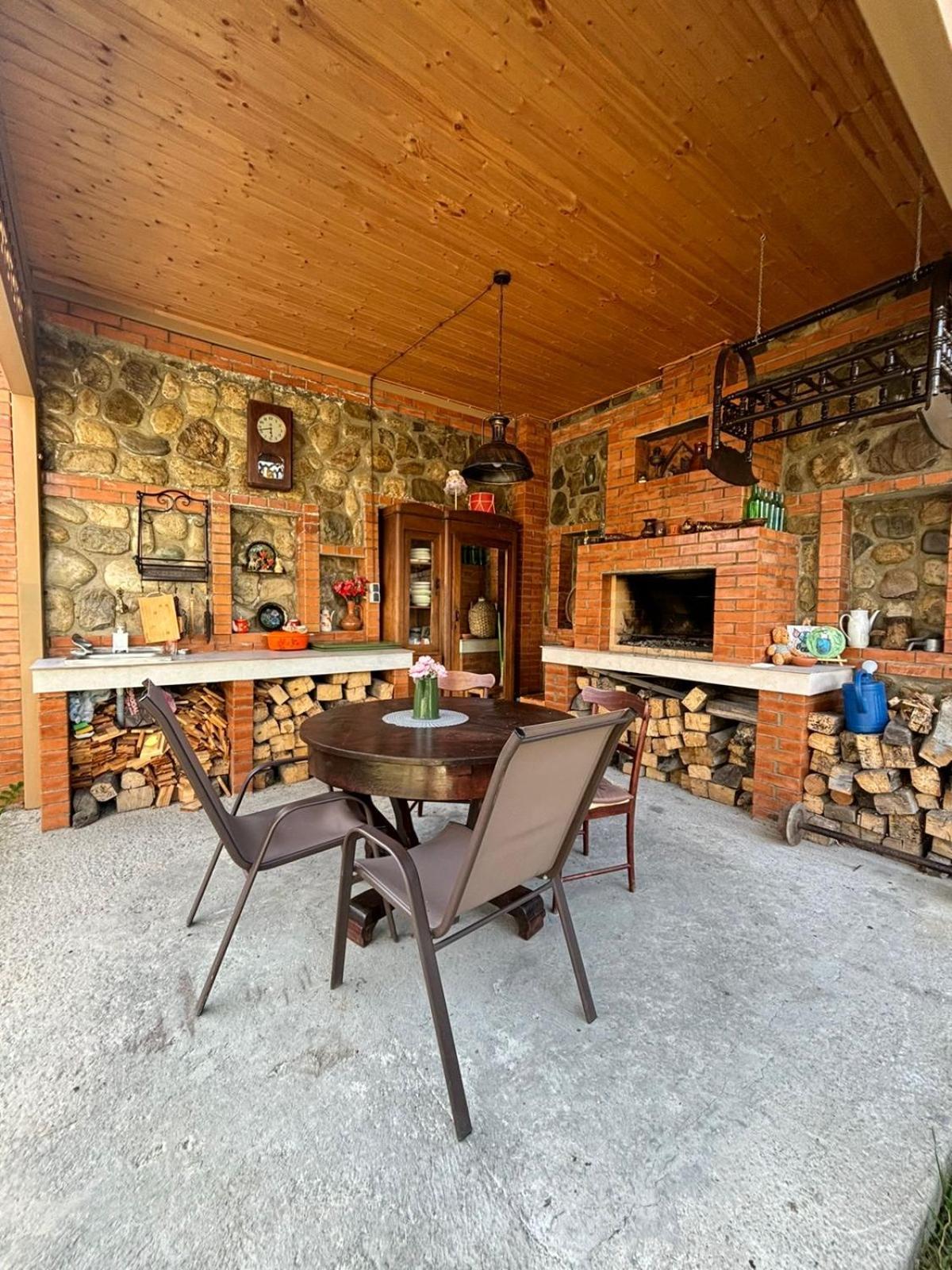 Verona Apartment Dushet'i Buitenkant foto